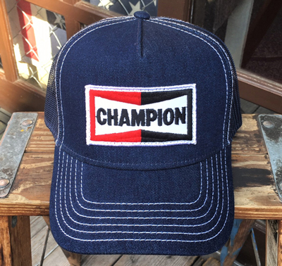 ワッペン付きデニムキャップ CHAMPION