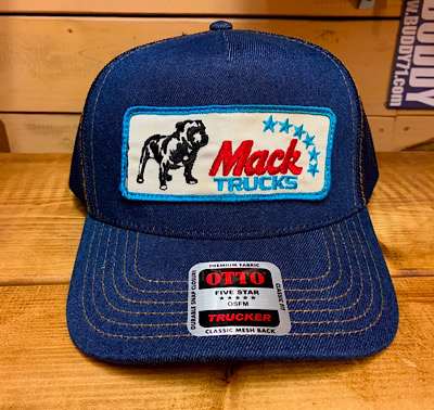 ワッペン付きデニムキャップ