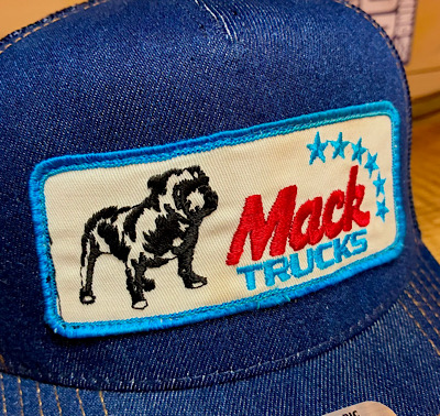 ワッペン付きデニムキャップ