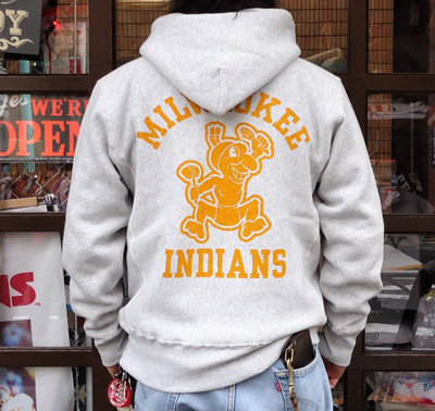 BUDDY別注Championプルオーバーパーカー(MILWAUKEE INDIANS)