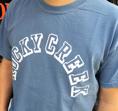 BUDDY オリジナル ピグメント Tシャツ ROCKY CREEK ブルージーン