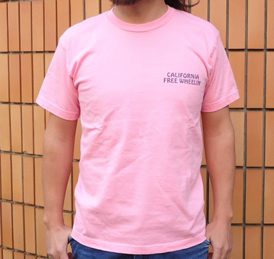 BUDDY 別注 PEANUTS スヌーピーTシャツ（CALIFORNIA FREE WHEELIN’）PINK