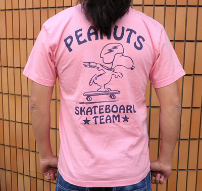 BUDDY 別注 PEANUTS スヌーピーTシャツ（CALIFORNIA FREE WHEELIN’）PINK