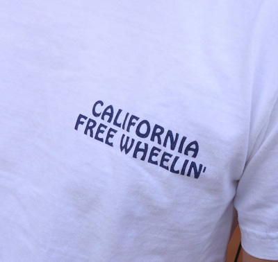 BUDDY 別注 PEANUTS スヌーピーTシャツ（CALIFORNIA FREE WHEELIN’）WHITE