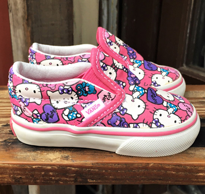 KIDS VANS HELLO KITTY クラシック スリッポン us4(9cm) キティちゃん