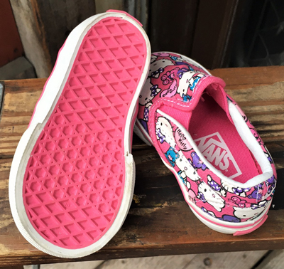 KIDS VANS HELLO KITTY クラシック スリッポン us4(9cm) キティちゃん