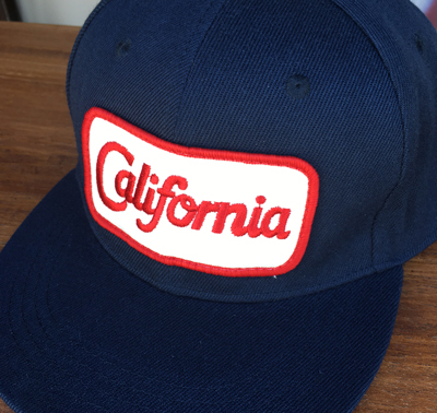 キッズ フラットバイザーキャップ California