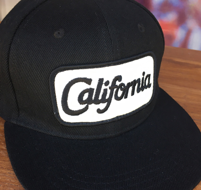 キッズ フラットバイザーキャップ California